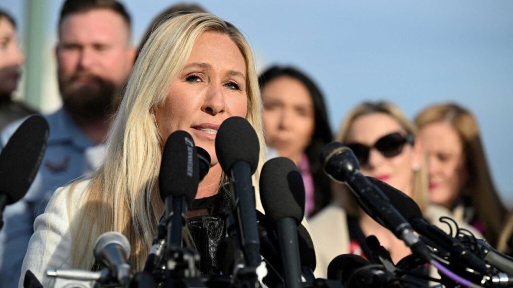 ‘Shut the hell up!’ Defecting Trump ally hit with tongue-lashing from MAGA listeners