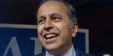 Senate candidate caught sending voters fake emails from colleague who didn’t endorse him