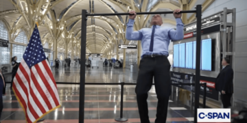 ‘Idiots’: Trump officials roasted for holding ‘ego contest’ in airport