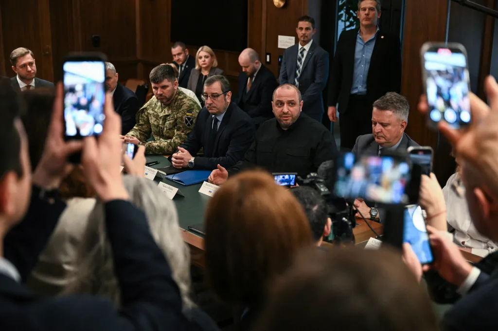 Rustem Umerov speaking to US Secretary of State Marco Rubio, with other Ukrainian officials, at a meeting in Hallandale Beach, Florida.