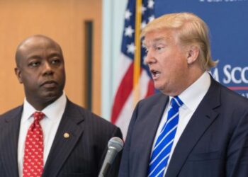 Senate Republican scurries into bathroom to duck reporter’s question