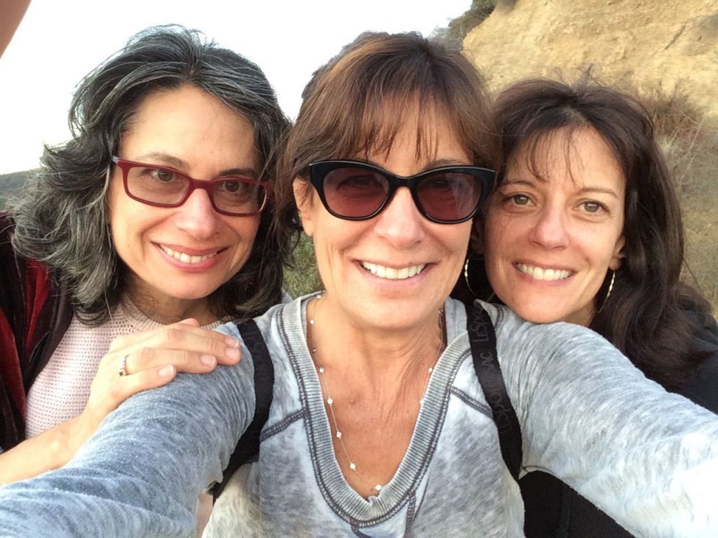 Michele Singer Reiner with her sisters, Suzanne Singer (L) and Martine Weinstock (R).