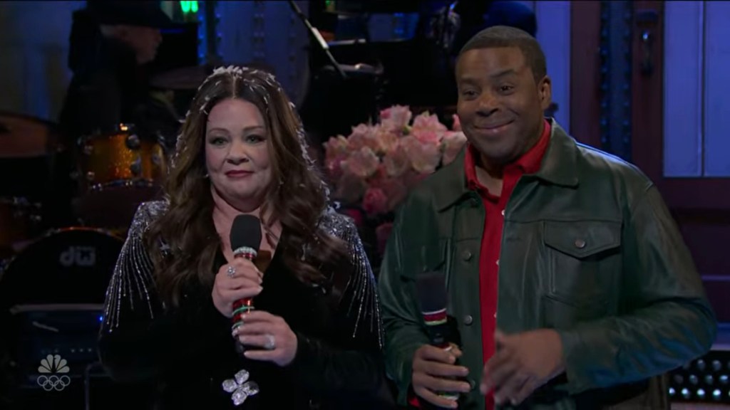 Melissa McCarthy and Kenan Thompson on SNL.