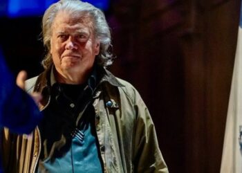 ‘You can’t handle the truth!’ Steve Bannon torches fellow AmFest speaker in MAGA clash