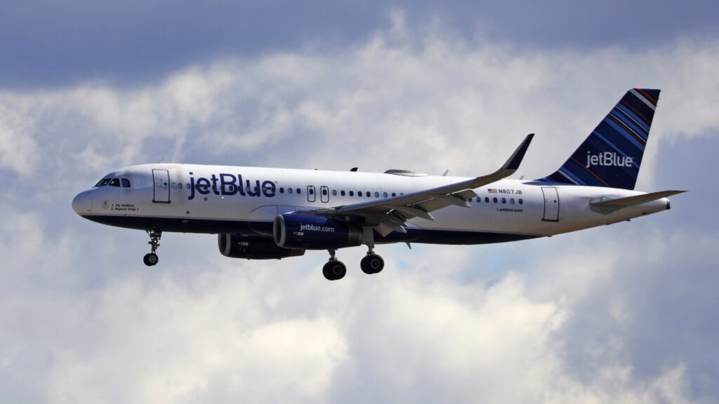 ‘Outrageous’: JetBlue pilot describes near-collision with Air Force plane off Venezuela