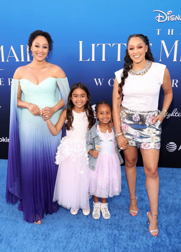 Tamera and Tia Mowry with their daughters at