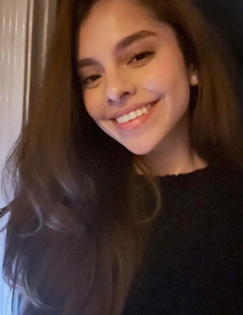 Camila Mendoza Olmos smiling.