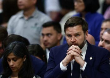 White House ‘livid’ after MAGA senator blindsides with push to oust JD Vance: report