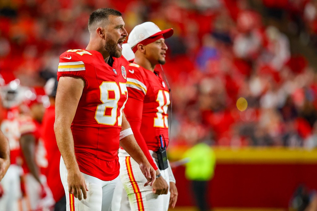Travis Kelce and Patrick Mahomes on the sidelines.
