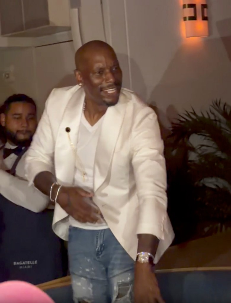 Tyrese Gibson performing at Swizz Beatz's afterparty.