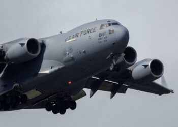 Pilot fumes after near-collision with military plane as Trump ups pressure in Caribbean