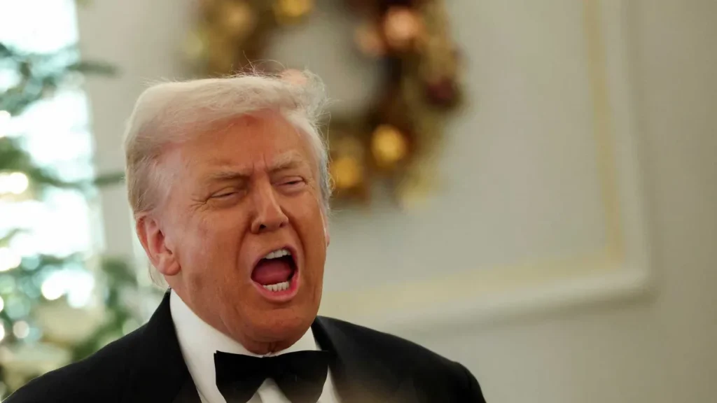 ‘Acting like criminals!’ Lawmaker fumes as Trump flouts law with major rebrand