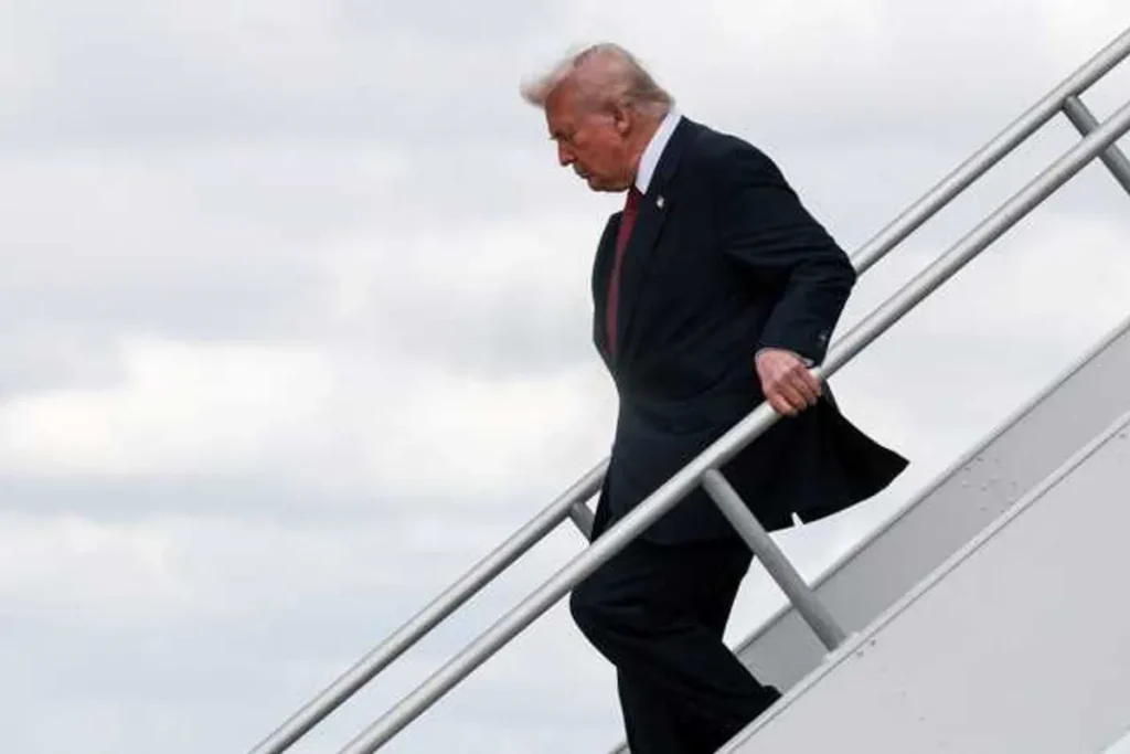 ‘Yikes’: New jobs data further undermines Trump claim of thriving economy