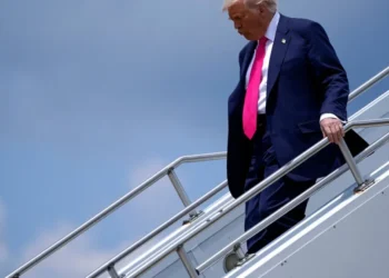 ‘Trump can barely walk!’: Critics sound alarm as president ‘struggles’ down stairs