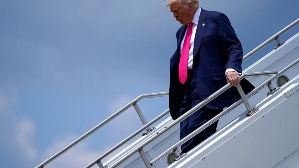 ‘Trump can barely walk!’: Critics sound alarm as president ‘struggles’ down stairs