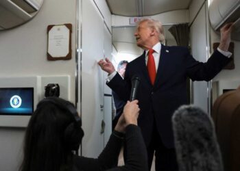 ‘Oh, hello’: Trump caught off guard as bathroom door hits him on Air Force One