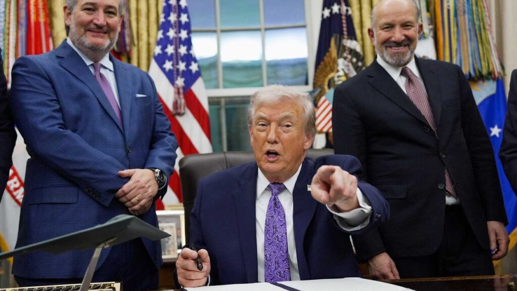 Trump hit with brutal fact-check to his face in the Oval Office