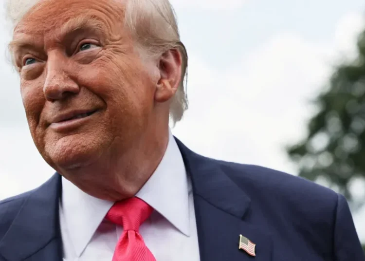 Trump mocked for demanding fans send him money ‘in the next hour’ — before Dems steal it