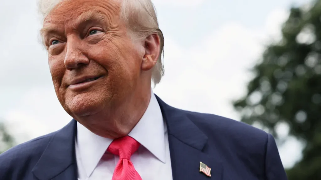 Trump mocked for demanding fans send him money ‘in the next hour’ — before Dems steal it