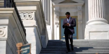 Wealthy tech execs start ‘openly conspiring’ against Dem lawmaker over ‘modest wealth tax’