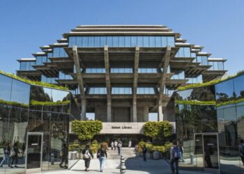 UC should go back to considering standardized tests in admissions