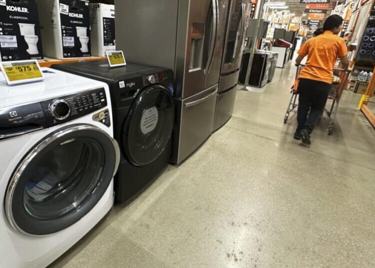 Local appliance chain shuts without warning, leaving orders in limbo