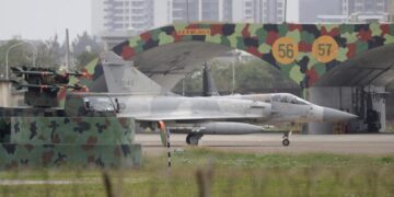 China flexes blockade capabilities near Taiwan on second day of military drills