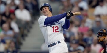 Former Dodgers slugger and noted curmudgeon Jeff Kent voted into the Hall of Fame