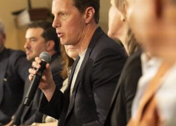 Paramount-Warner fight shows the hostile takeover is back. So are the egos of the combatants