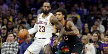LeBron James crowns himself King after sparking Lakers’ late surge in win over 76ers