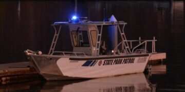 Father dies while keeping young son afloat after kayak capsizes on Lake Perris