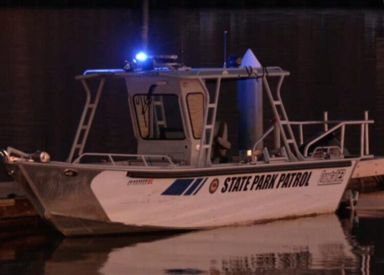 Father dies while keeping young son afloat after kayak capsizes on Lake Perris