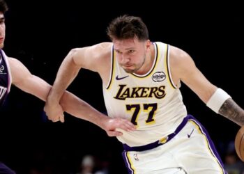 Lakers takeaways: Nick Smith Jr. shines in win over Kings with Austin Reaves sidelined