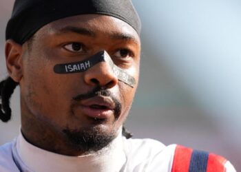 Patriots wide receiver Stefon Diggs faces felony charge of strangling his private chef