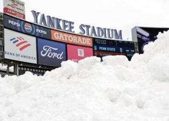 Winter storm hampers U.S. holiday travel across Northeast, Great Lakes