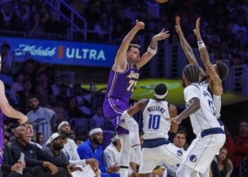 ‘A lot of slices of pizza left’: Where the Lakers stand after 20 games