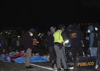 Bus accident kills 15 in Guatemala; government declares 3 days of national mourning