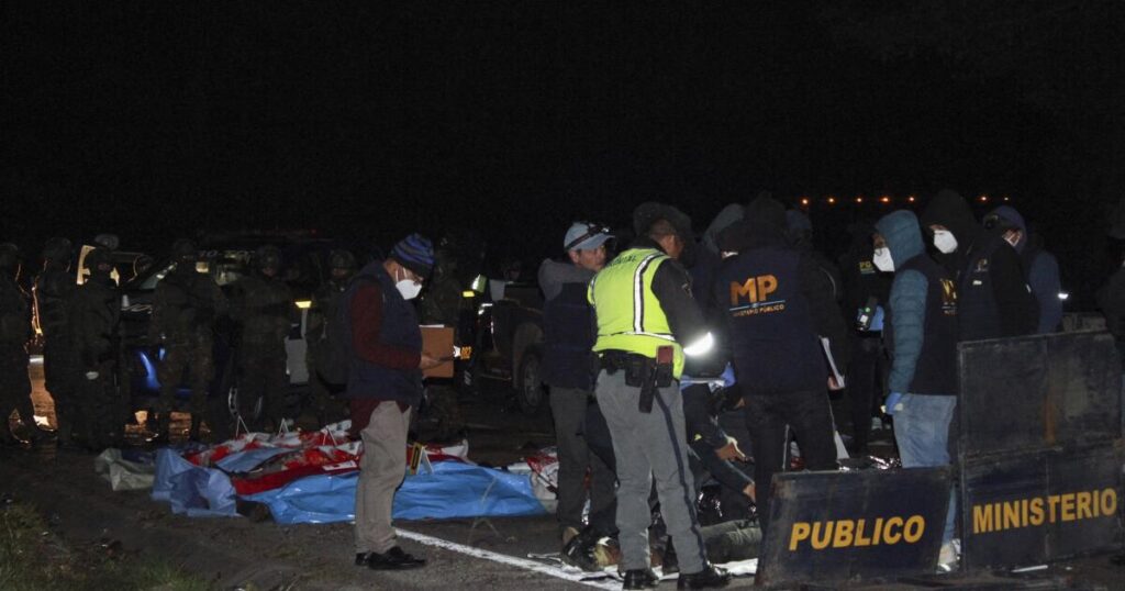 Bus accident kills 15 in Guatemala; government declares 3 days of national mourning