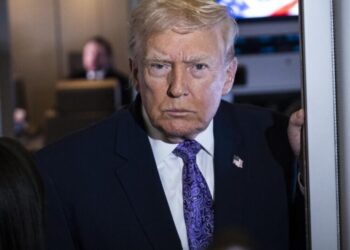 Trump weighs options on Venezuela strikes amid congressional alarm