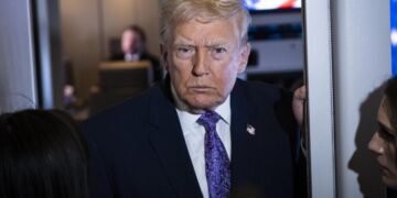 Trump weighs options on Venezuela strikes amid congressional alarm