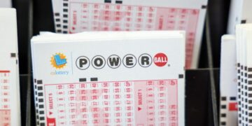 Powerball jackpot hits $1.6 billion on Monday. Oxnard market sells $2.3-million ticket