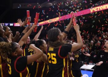 No. 16 USC women have poor shooting night but still get past No. 21 Washington