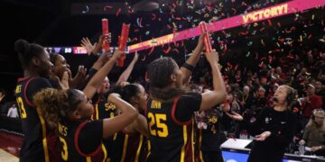 No. 16 USC women have poor shooting night but still get past No. 21 Washington