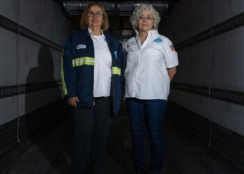 Walmart’s $115,000 starting pay draws women to trucking amid industry shortage