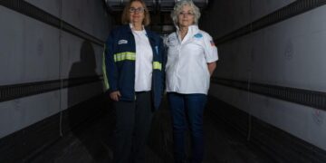 Walmart’s $115,000 starting pay draws women to trucking amid industry shortage