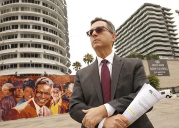 Robert Silverstein, who fought City Hall over Hollywood development and won, dies at 57