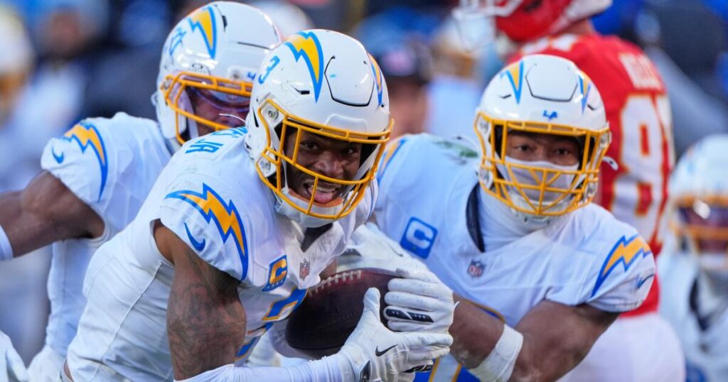 Chargers sweep AFC West rival Chiefs to eliminate them from playoff contention