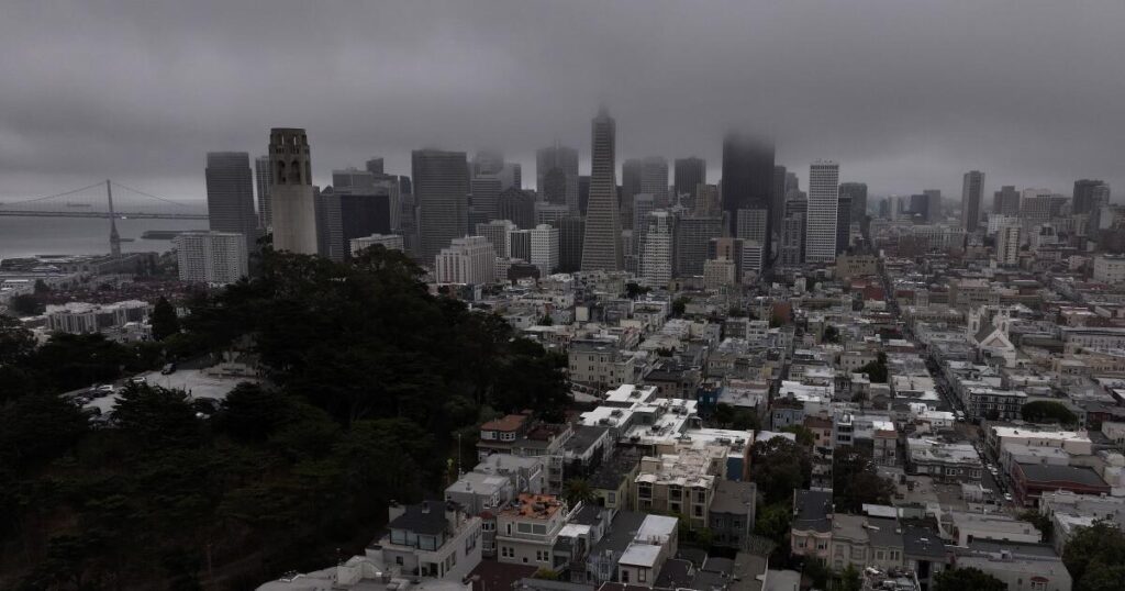 San Francisco outage disrupts trains, leaves 130,000 without power