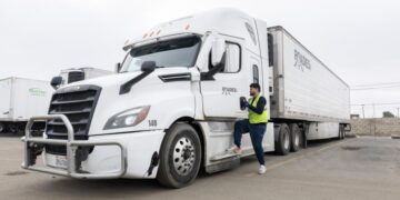 Immigrant truck drivers in limbo as feds deny California effort to reissue licenses