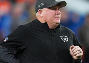 Chip Kelly is named offensive coordinator at Northwestern. Can he repair his reputation?
